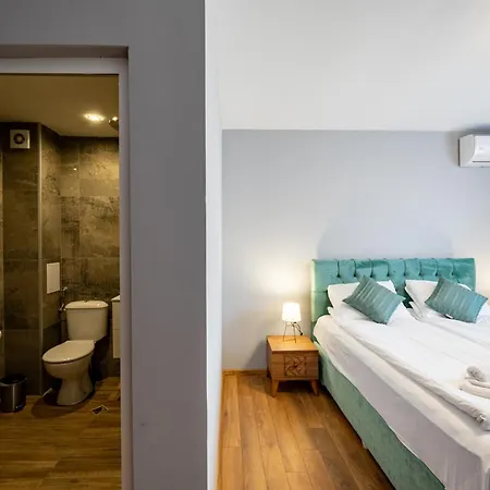 Guest house La Mansion *