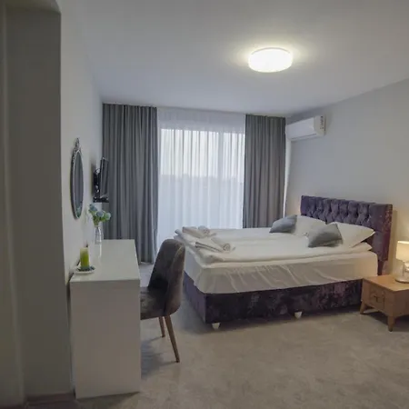 Guest house La Mansion *