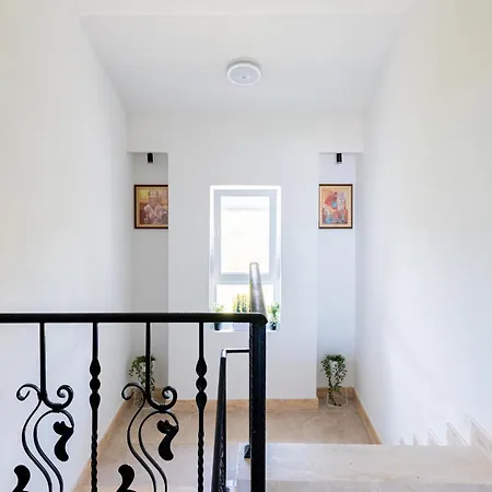 La Mansion *