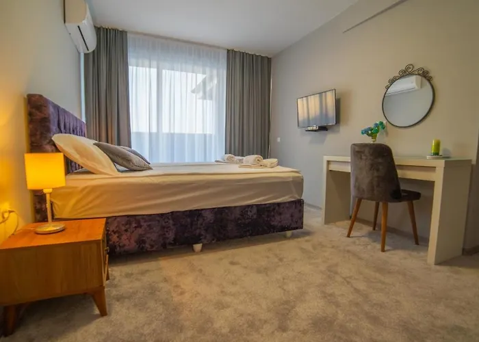 La Mansion Къща за гости