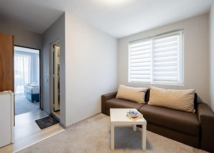 La Mansion Къща за гости