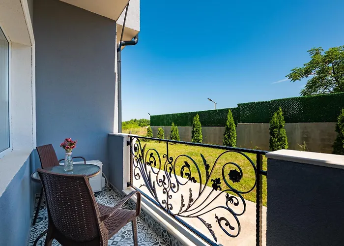 La Mansion Къща за гости 3*