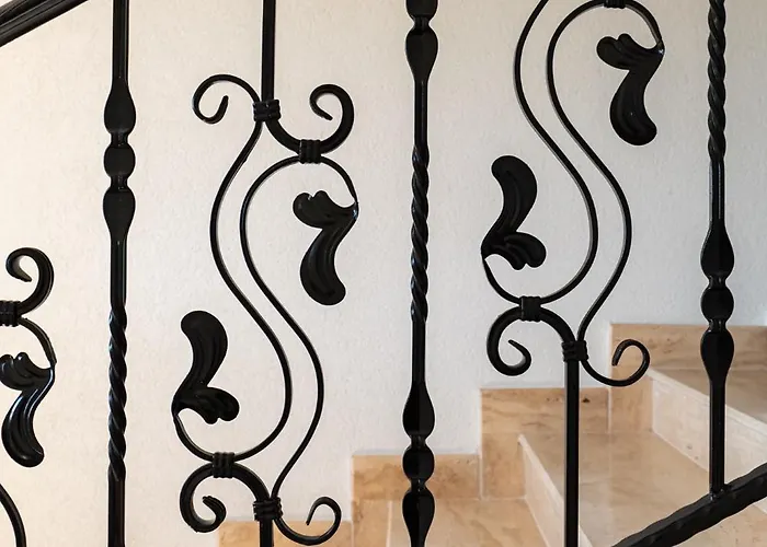 La Mansion Къща за гости 3*